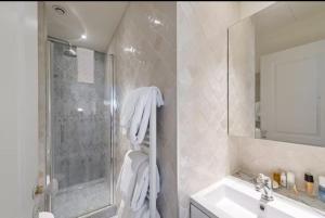 Charming, bright 2-bedroom flat near Lafayette