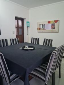 Casa con cochera y patio