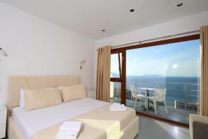 Hill Suites