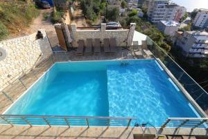 Hill Suites