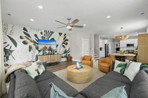 Luxurious 5BR Retreat with Pool The Blue Palm