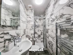 Spacious 5BR Home in Leafy Withington - 19677