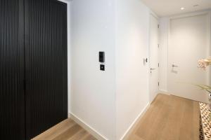 Bright Apartment in Embassy Gardens