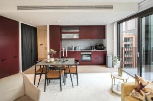 Bright Apartment in Embassy Gardens