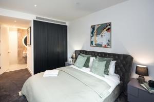 Bright Apartment in Embassy Gardens