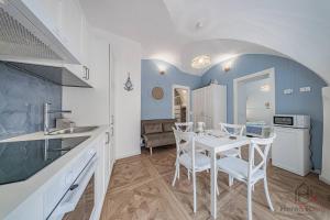 Borgo castello - trekking point - 8 min Sea - AC