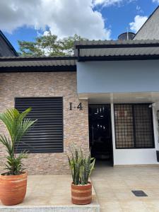 Acogedora y lujosa casa a las afueras con agua