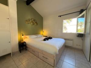 Clos Fontaine House with garden pool