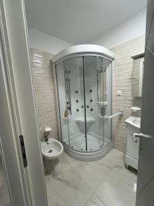 Apartment White Tower Residential