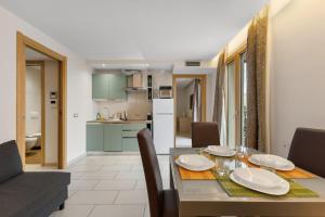 The Green House - Milan Tram and Parking