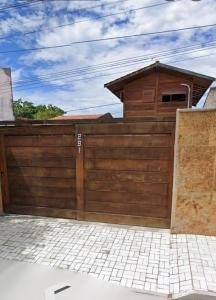 Chalé de madeira romântico e privativo na praia do Ceará