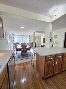 Lakefront Escape, Sunrise Views, Boat Slip & Community Dock Access