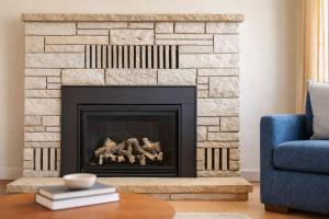 Family Retreat - 4 Bed 3 Bath Fireplace & Fun