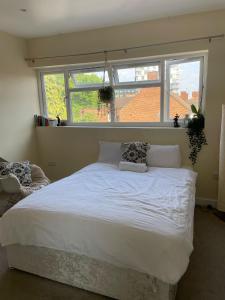Ensuites 2 min walk from edgware station