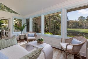 6995 Muirfield Villa