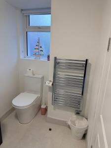 2 Bed Apartment with Harbour Views Apt 2