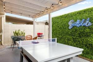 New! Desert Flower~4 BR, Walk to Old Town, Stadium