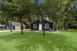 Lake Livingston Retreat, Firepit, Game Room