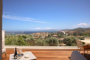 Casa Corborio, villa duplex LÎle-Rousse, 3 suites, sea view, parking