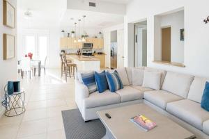 Channel views Private Boat Slip Pool & Patio