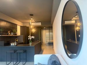 The Duke Modern - City Bowl Studio - Central Cape Town