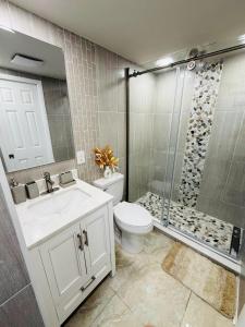 Bent Palm Club - Relaxing 1BR Beach Condo - Walk to Ocean - Pool - Balcony - Family Friendly