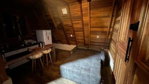 Suisse Chalet by MontJacui, Mountain Top