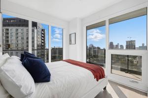 Bright & Stylish 3BR | Downtown + Parking