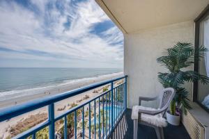 Remodeled Direct Oceanfront 1BR Coral Beach Pools