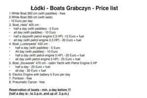 Single-story holiday home by the lake