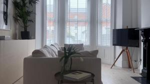 Spacious Victorian Group Retreat | Gated Parking