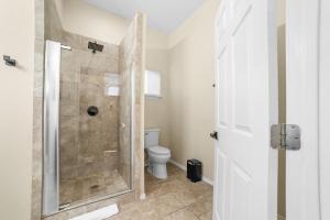 Casa Grande Central Spacious Retreat with Hot Tub