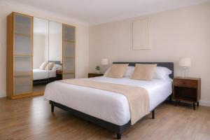 2 Bed Brixton Apartment Near Tube Free Gated Parking Sleeps 6