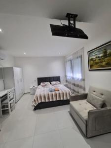 AJ Studio Apartments