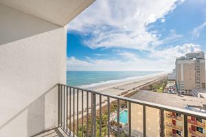 New Palace Resort 2BR - Pools High Floor Ocean Views