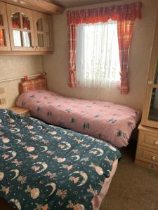 6 berth caravan ensuite the chase