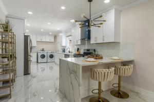 Walkable 5BR Home with Hot Tub & BBQ Grill