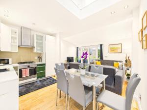 Modern Garden Flat with Free Parking