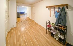 2 Bedroom Stunning Home In Gullringen