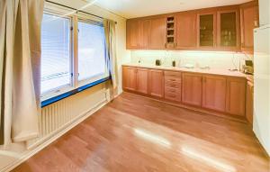 2 Bedroom Stunning Home In Gullringen