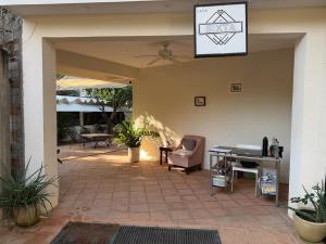 Casa Sixta a 7min del aeropuerto internacional PMX y 2 cuadras terminal autob ADO