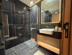 Private Pool, 2 Bedroom Apartment, Stunning view , JVC , Binghatti Onyx