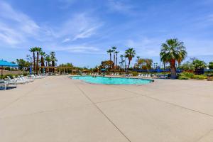 Desert Vibes, Festival Nights, and Poolside Delights! Close to Coachella