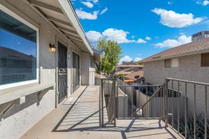 Modern 2BR Home Near Old Town & Spring Training