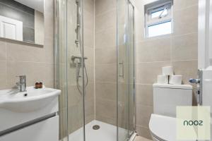 Spacious 4BR house in Forest Gate