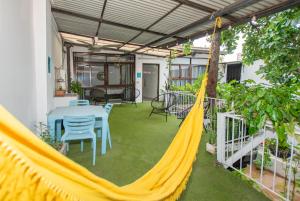 Habitación privada con terraza y WiFi rápido en el centro