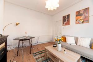 4-Bed Family Home Garden Near Elizabeth Line - Pass the Keys