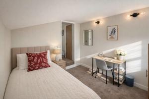 4 Bedroom Home Garden