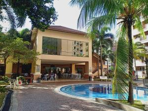 Medium Room shared bathroom Cengal Condominium