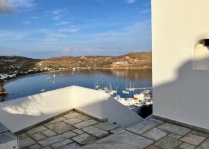 Livadi villa with seaviews walk to town & beach